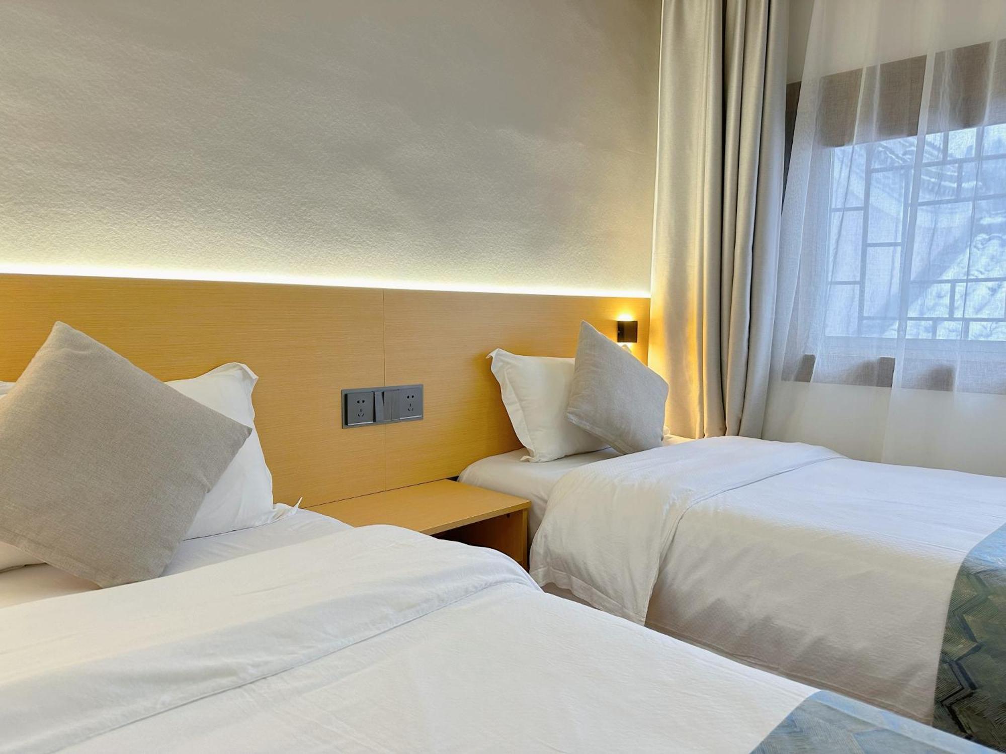 Hemu House Hotel เฟิ่งหวง ภายนอก รูปภาพ
